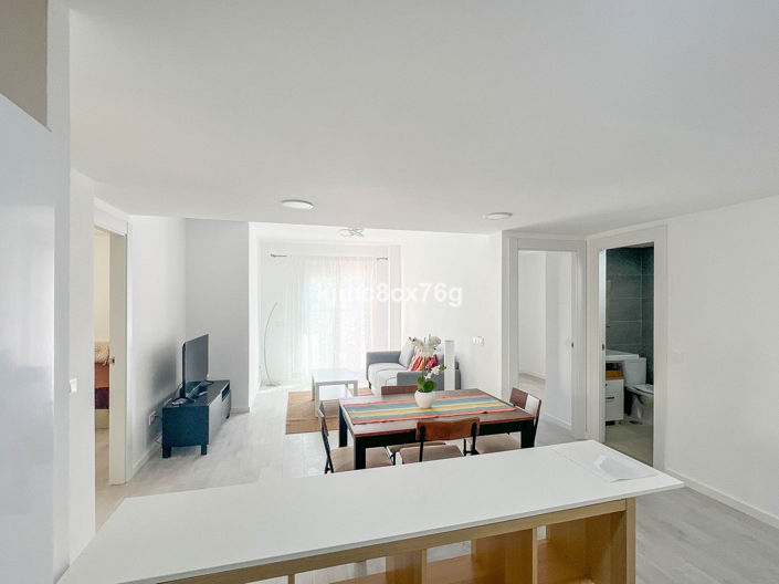 Image No.30-3 Bed Property for sale