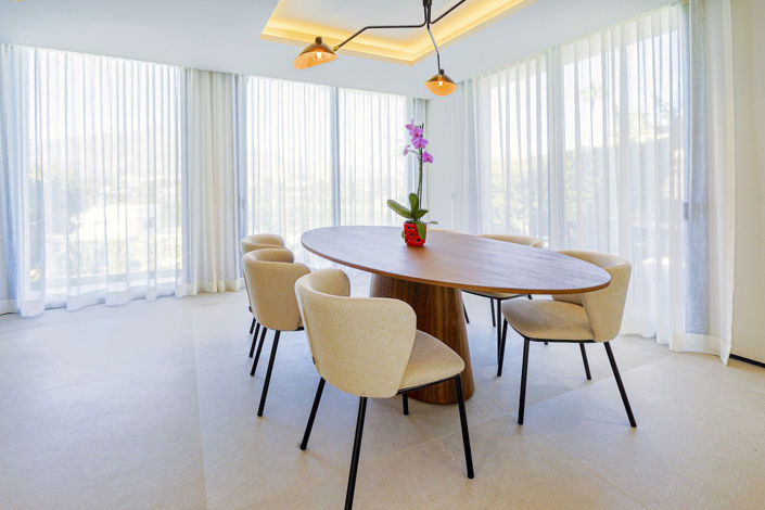 Image No.14-5 Bed Property for sale