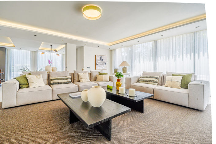 Image No.19-5 Bed Property for sale