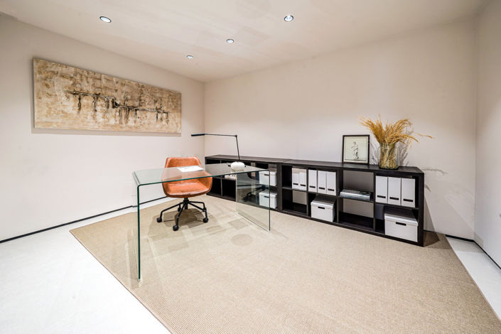 Image No.25-5 Bed Property for sale