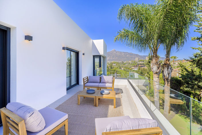 Image No.29-5 Bed Property for sale