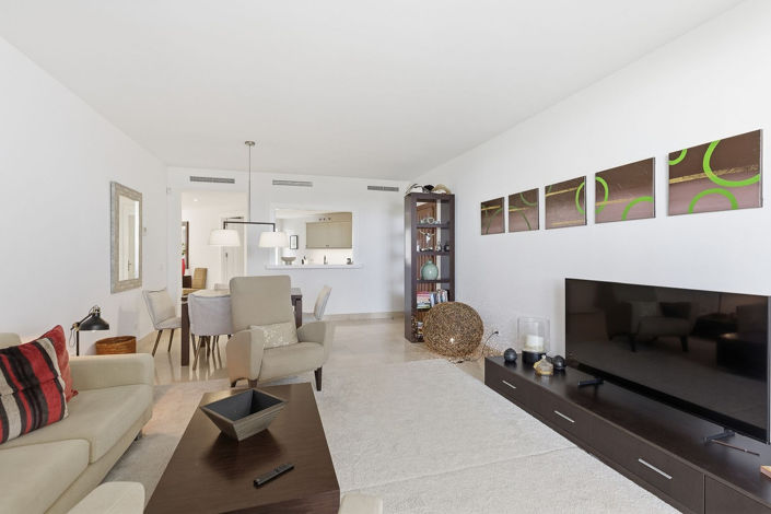 Image No.12-3 Bed Property for sale