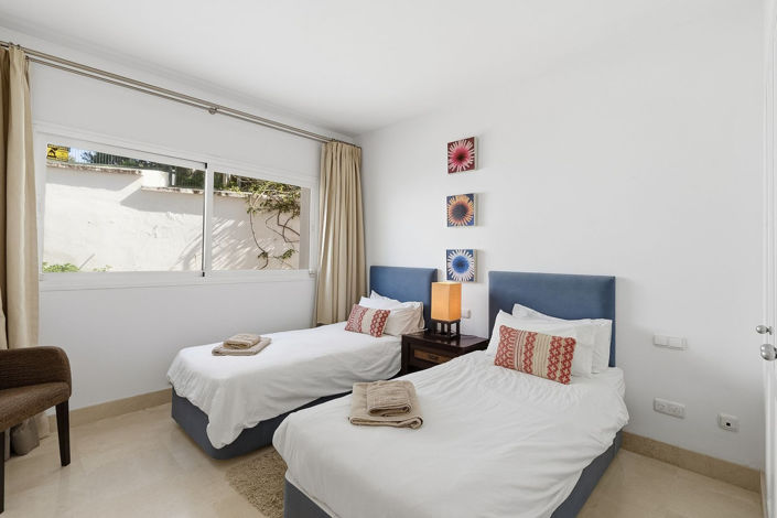 Image No.3-3 Bed Property for sale