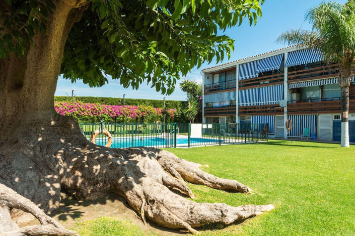 Image No.12-2 Bed Property for sale