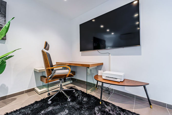 Image No.33-5 Bed Property for sale