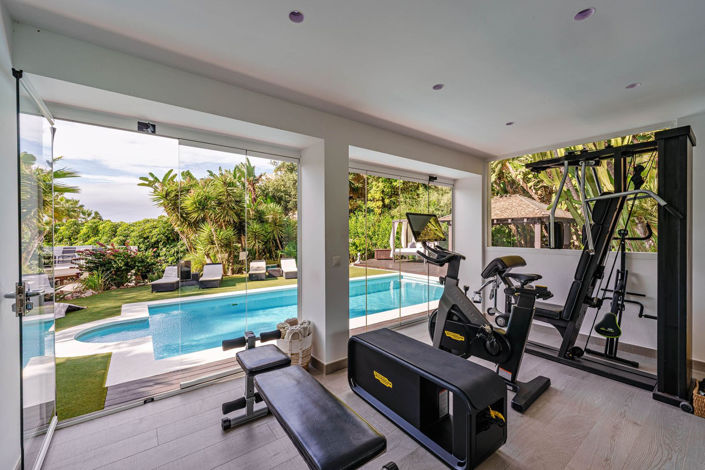 Image No.41-5 Bed Property for sale