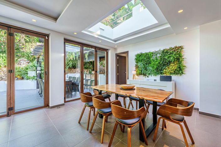 Image No.6-5 Bed Property for sale