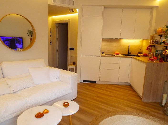 Image No.12-1 Bed Property for sale