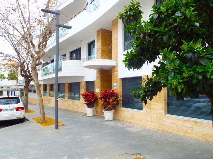 Image No.30-1 Bed Property for sale