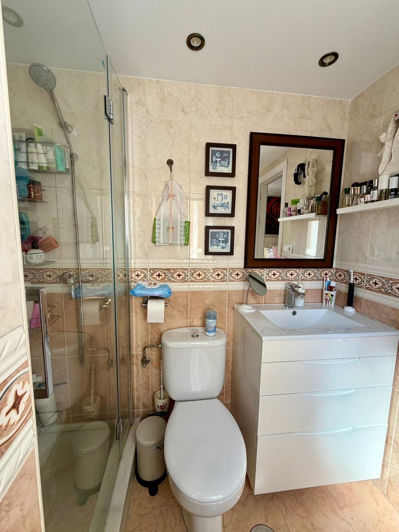 Image No.19-4 Bed Property for sale