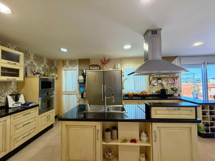 Image No.8-4 Bed Property for sale