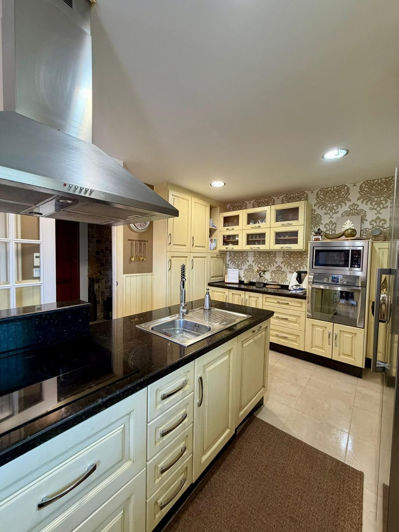 Image No.9-4 Bed Property for sale