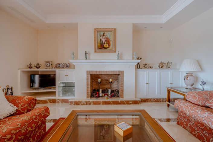 Image No.2-5 Bed Property for sale