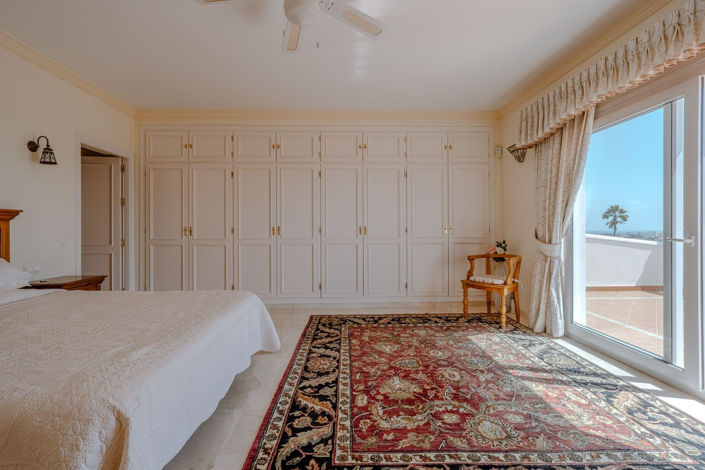 Image No.23-5 Bed Property for sale