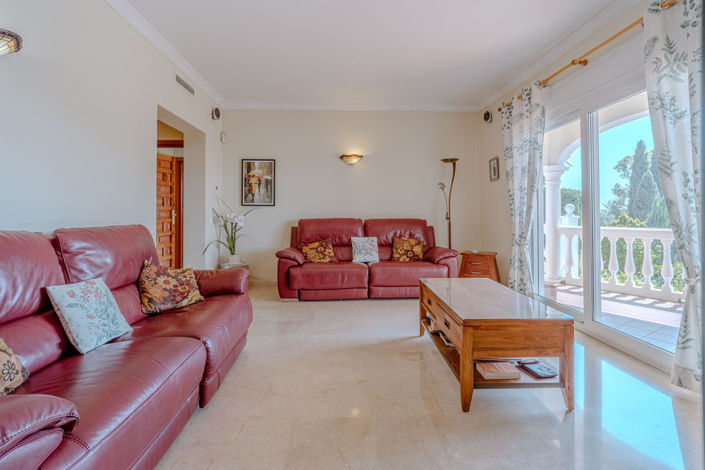 Image No.32-5 Bed Property for sale