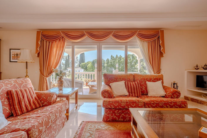 Image No.4-5 Bed Property for sale