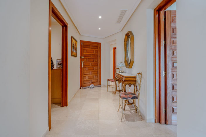 Image No.41-5 Bed Property for sale