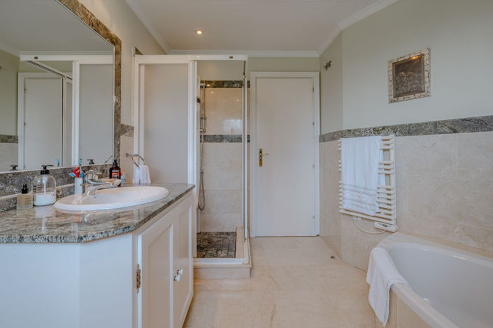 Image No.44-5 Bed Property for sale