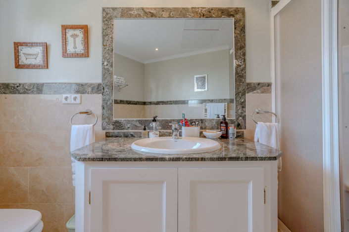 Image No.45-5 Bed Property for sale