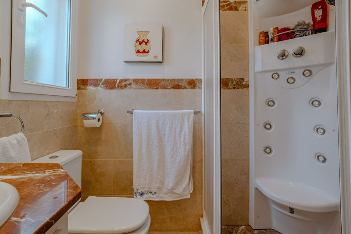 Image No.49-5 Bed Property for sale