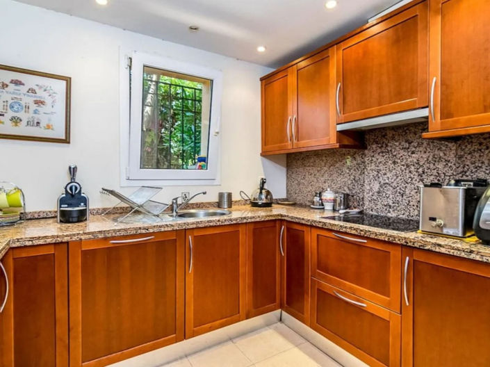 Image No.17-4 Bed Property for sale