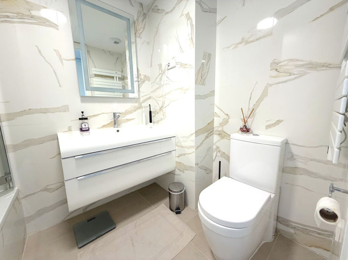 Image No.21-3 Bed Property for sale