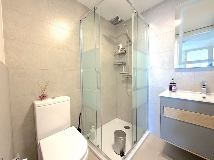 Image No.26-3 Bed Property for sale