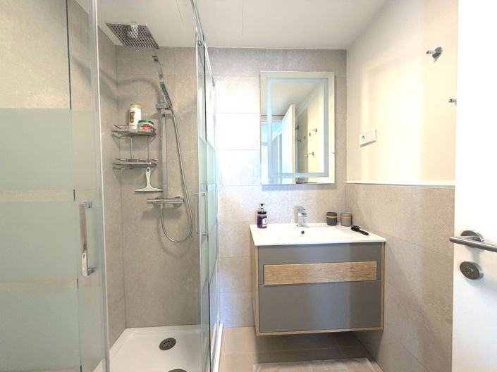 Image No.27-3 Bed Property for sale