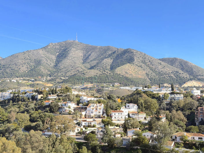 Image No.41-3 Bed Property for sale