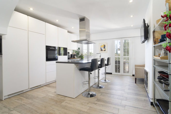 Image No.20-2 Bed Property for sale