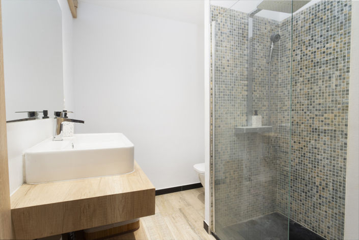 Image No.33-2 Bed Property for sale