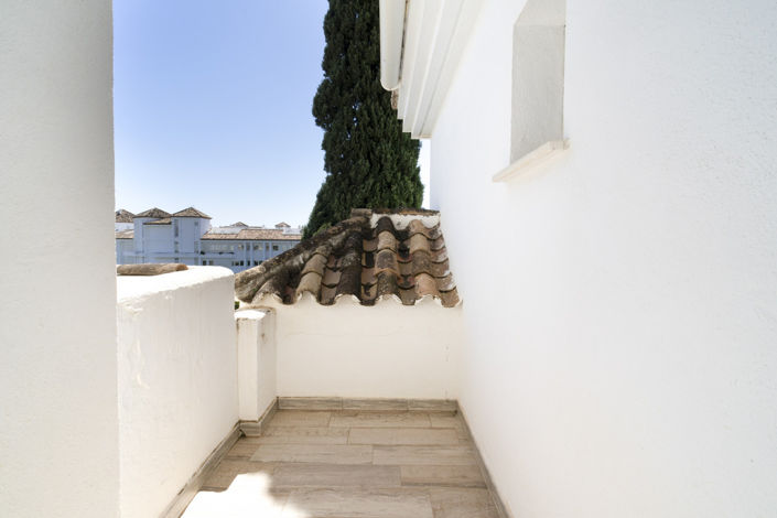 Image No.39-2 Bed Property for sale