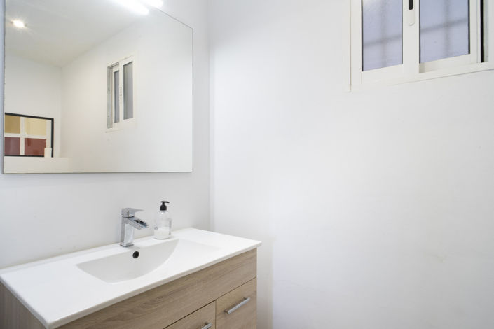 Image No.42-2 Bed Property for sale