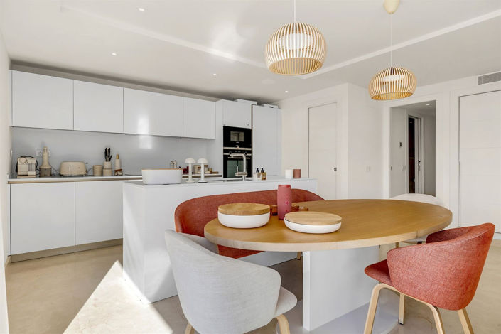 Image No.12-3 Bed Property for sale