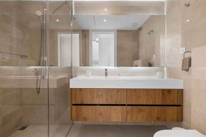 Image No.28-3 Bed Property for sale