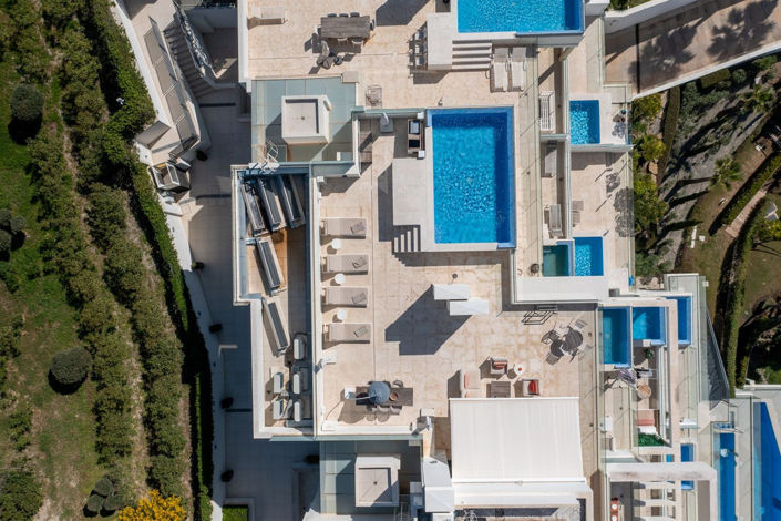 Image No.3-3 Bed Property for sale