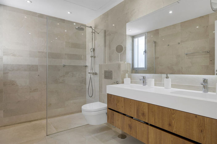 Image No.32-3 Bed Property for sale