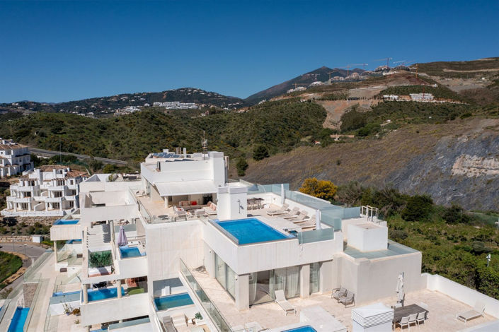 Image No.5-3 Bed Property for sale