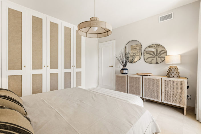 Image No.22-3 Bed Property for sale