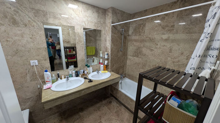 Image No.18-2 Bed Property for sale