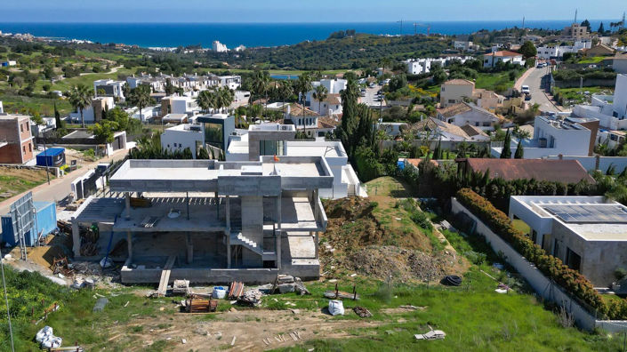 Image No.17-4 Bed Property for sale