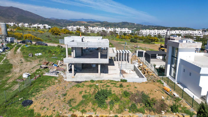 Image No.19-4 Bed Property for sale