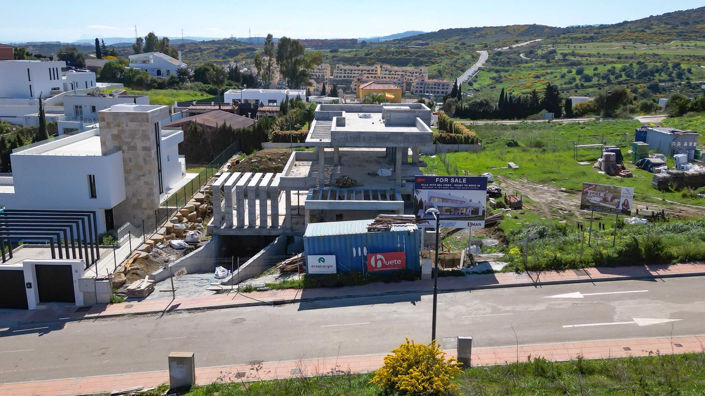 Image No.20-4 Bed Property for sale