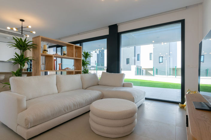 Image No.20-4 Bed Property for sale