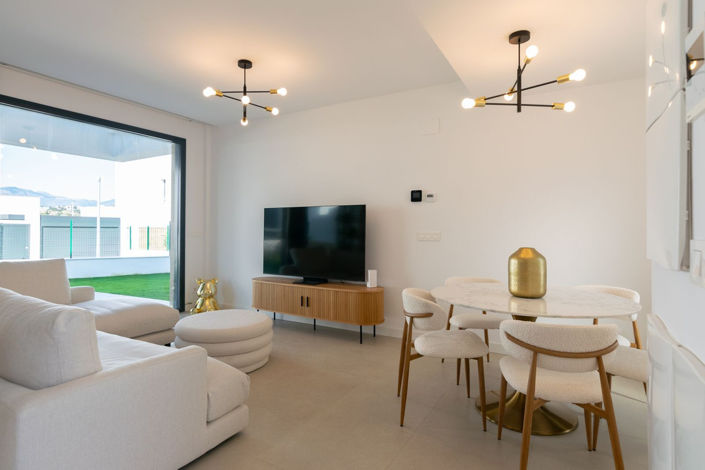 Image No.25-4 Bed Property for sale