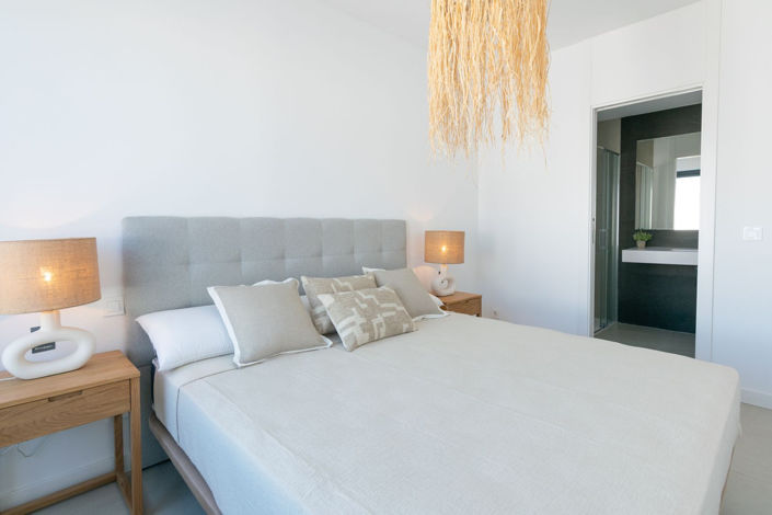 Image No.33-4 Bed Property for sale