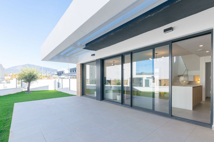 Image No.42-4 Bed Property for sale