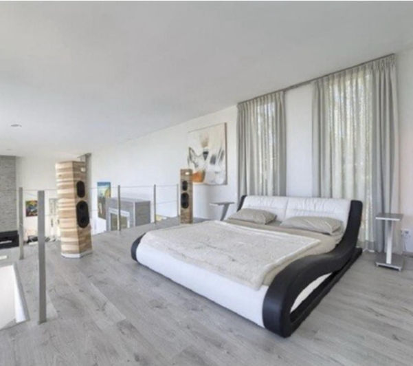 Image No.5-3 Bed Property for sale