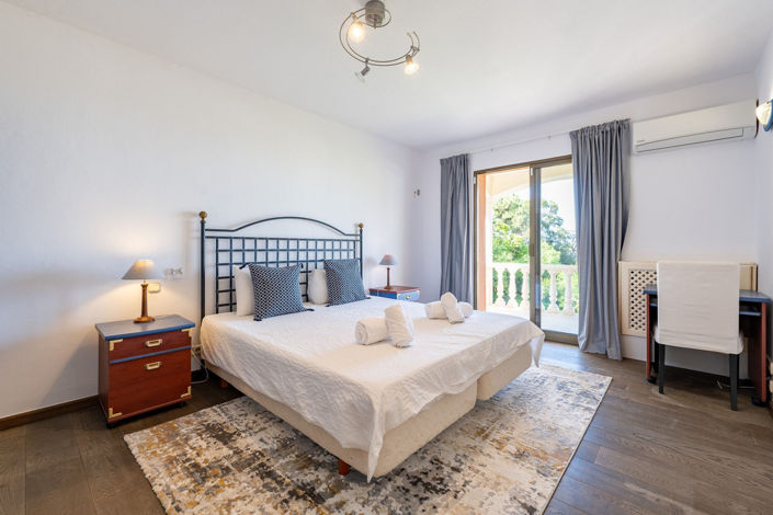 Image No.16-5 Bed Property for sale