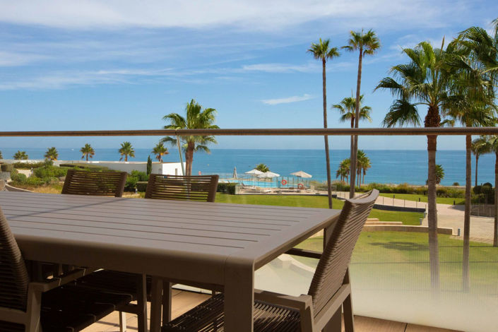 Image No.24-3 Bed Property for sale